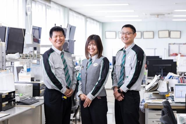 現在在職中の方などは、11月以降の入社でOK。
すぐに働きたい方も歓迎です。