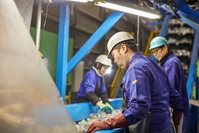 未経験の方へのサポート体制万全!
ベテランスタッフが丁寧にお教えします。