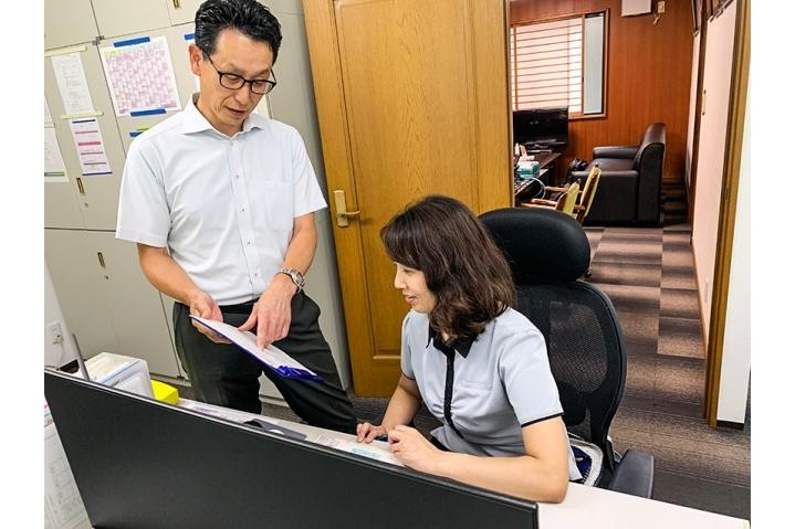 面接日や入社日の相談OK!
総務部は40代の女性社員が中心となり仕事を進めるセクションです。