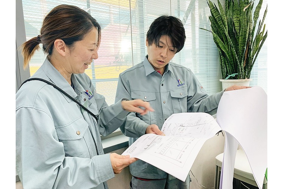 昭和55年創業、特許技術や自社一貫体制を持ち、取引先は大手ゼネコンや設計事務所。