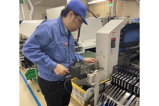 あの精密な基板がどうやって量産されているの?興味を持たれた方には工場見学もご用意しています。