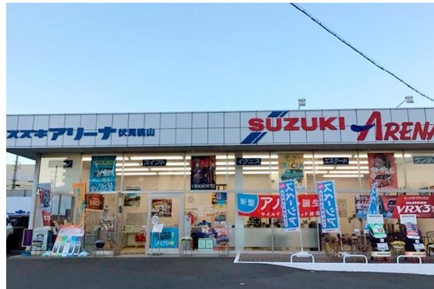 職場は、各線「六地蔵」駅徒歩2分の駅チカ!車・バイク・自転車通勤OKと、通勤もラクラクですよ。