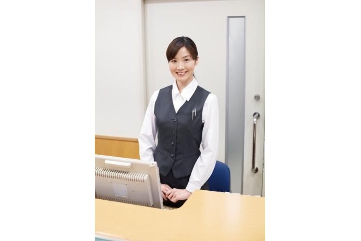 小田急線「喜多見駅」からすぐ。
通勤はもちろん、お仕事帰りの買い物にも便利な立地です♪