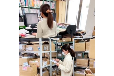 20代～40代の女性スタッフが
毎日ワクワクしながら活躍中★
風通しの良さが自慢の職場です◎