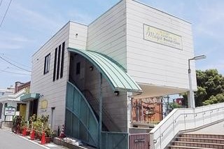 駅前には食品スーパーもあり、お仕事終わりのお買い物にも便利ですよ♪勤務開始日も相談に応じます！