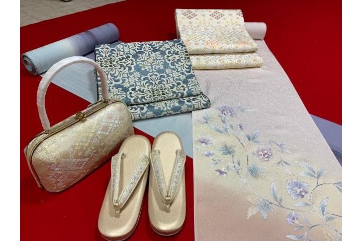 『株式会社 京扇 真岡店』でスタッフ募集!着物の知識がなくても働きながら身に付けられるので安心です。
