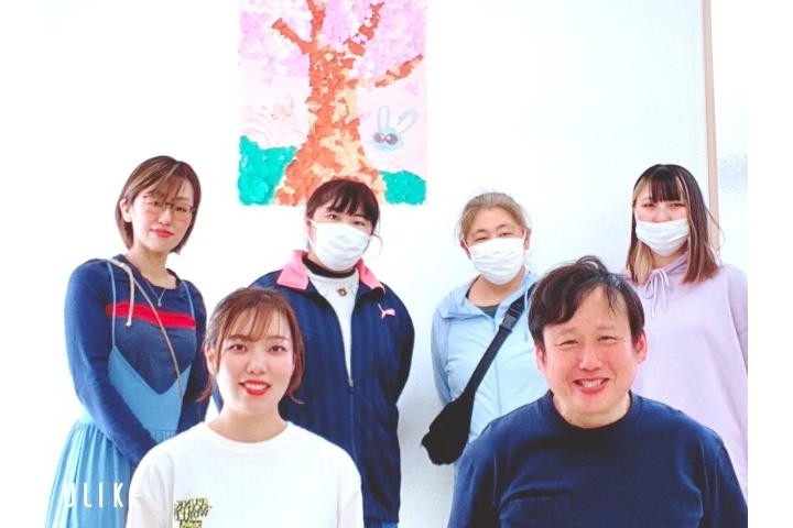 ＜未経験歓迎＞放課後等デイサービスでの児童指導員・保育士募集！週2日～OK。時間帯複数あり。副業可◎［1］児童指導員／指導員
［2］保育士