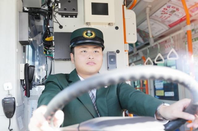 AT限定免許からチャレンジ可能!
未経験からプロのバスドライバーを目指しませんか?