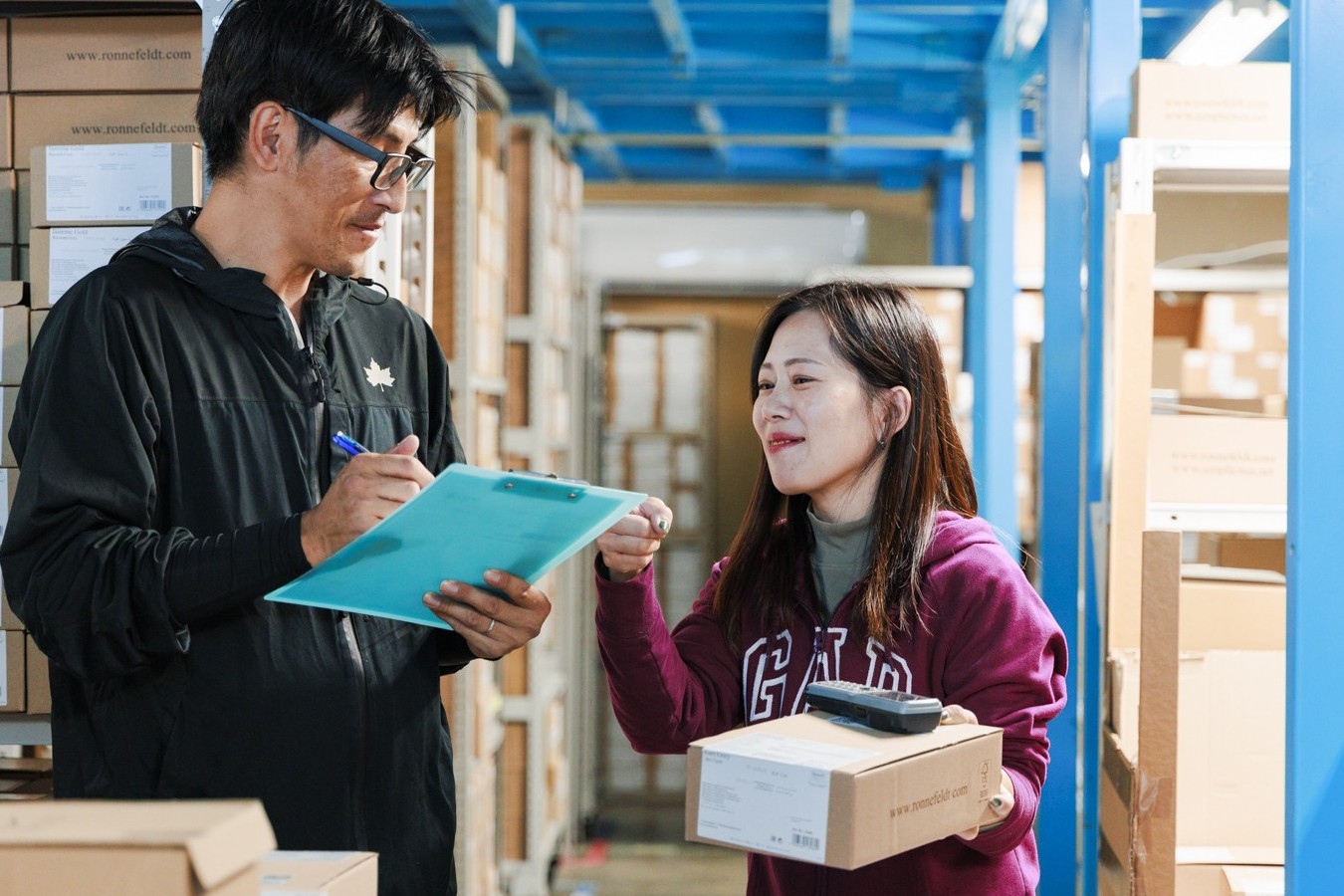 まずは簡単な作業から。頼れる先輩のサポートを受けながら、少しずつできることを増やしていきましょう。