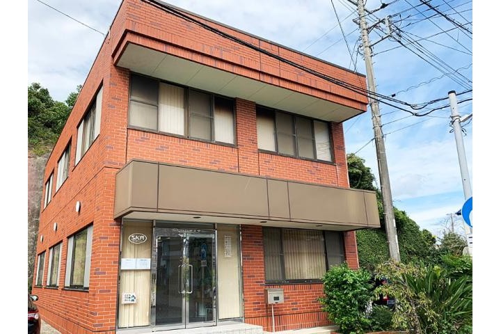 発泡スチロールの製造販売およびダンボール・総菜容器等の販売を行っています ※写真は勝浦の本社