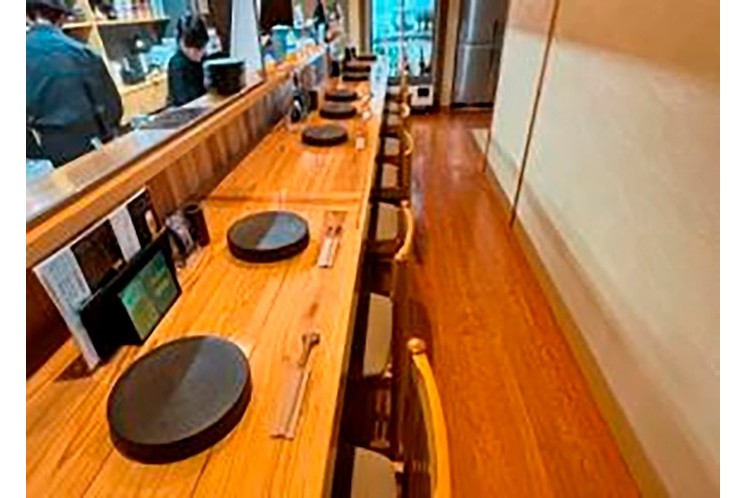 JR「和歌山」駅から徒歩圏内。近くに人気の
商業施設があり、お買い物にも便利です。