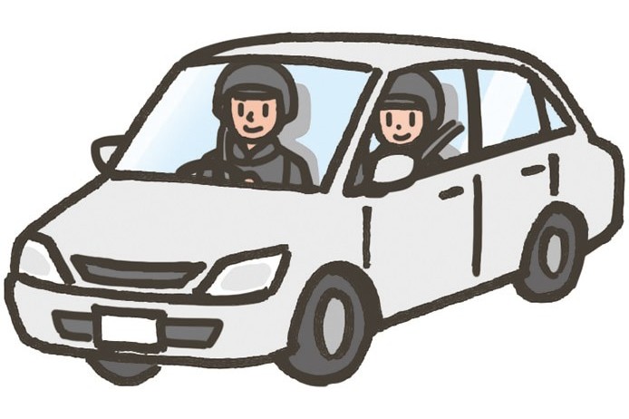 パトロールカーが相棒。仲間と一緒に街を守るやりがい。 安全面も万全で安心してチャレンジできます。