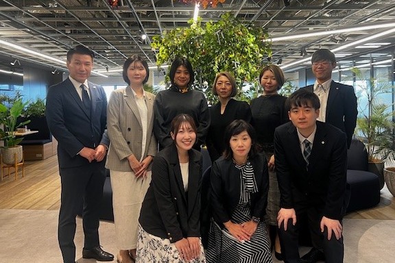 人気の事務ワーク/勤務は10:00～14:00/週2日～/家事との両立も可/服装、髪型・ネイル自由保険会社での一般事務